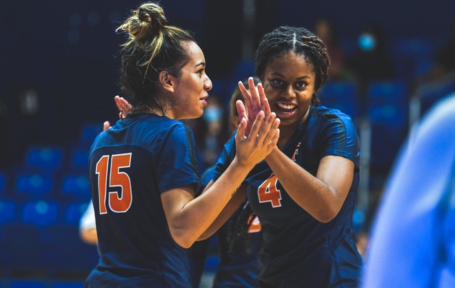 Volleyball Outlasts Southern Utah in Five Set Thriller
