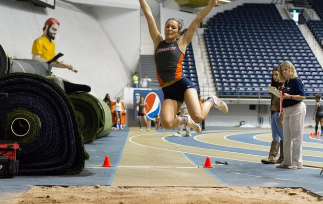 Laura Hamann long jumping