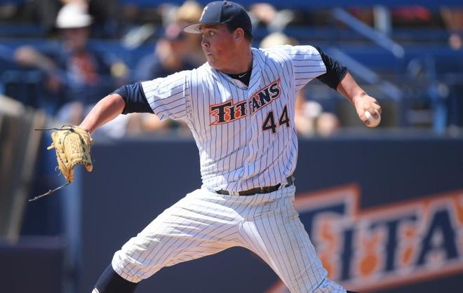 Titans Drop Pitcher’s Duel in Extras at Long Beach State
