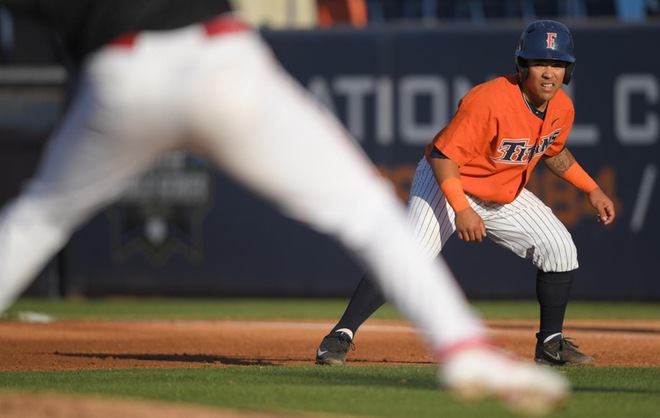 Bats Catch Fire, as Seven Run First Leads Titans to Eighth Straight Win